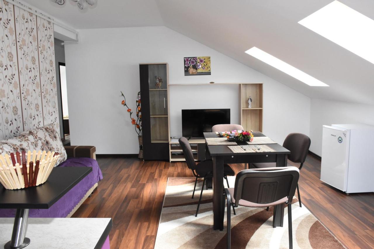 Hotel Apartament Eldya Comfort&Suites 프레데알 외부 사진