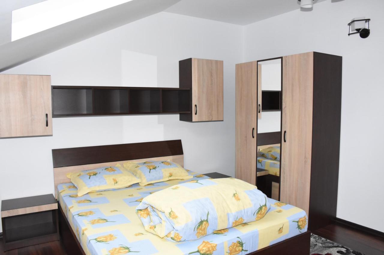 Hotel Apartament Eldya Comfort&Suites 프레데알 외부 사진